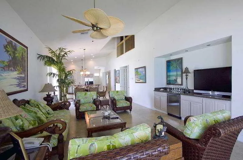Bahama Beach Club Resort Treasure Cay 4*,
